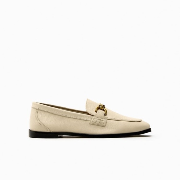 NWT. Zara Cream Soft Leather Loafers with Metal Buckle. Size 8. - Picture 1 of 10